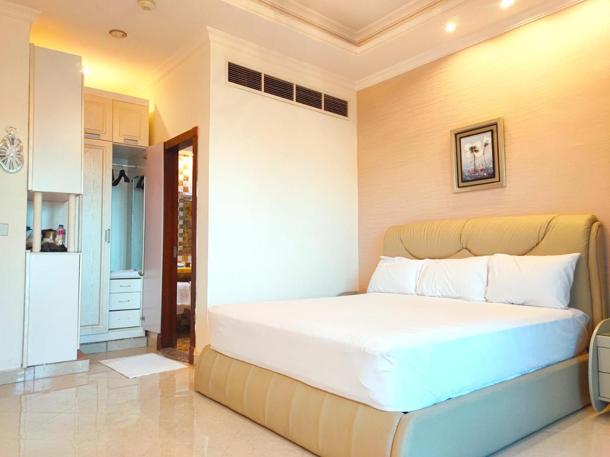 Luxury Seafront Pool Villa - 3 Stories & Roof Floor - All Master Bedrooms Hurghada Ngoại thất bức ảnh