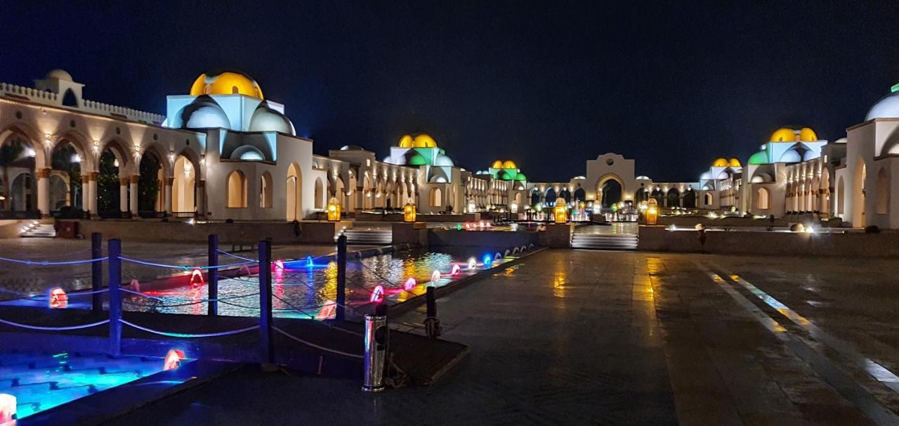 Luxury Seafront Pool Villa - 3 Stories & Roof Floor - All Master Bedrooms Hurghada Ngoại thất bức ảnh