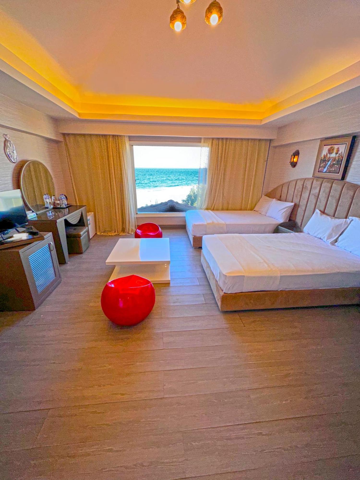 Luxury Seafront Pool Villa - 3 Stories & Roof Floor - All Master Bedrooms Hurghada Ngoại thất bức ảnh