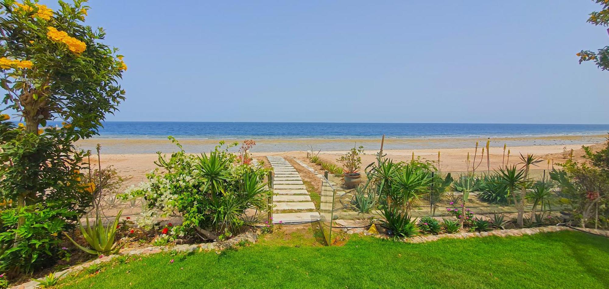 Luxury Seafront Pool Villa - 3 Stories & Roof Floor - All Master Bedrooms Hurghada Ngoại thất bức ảnh