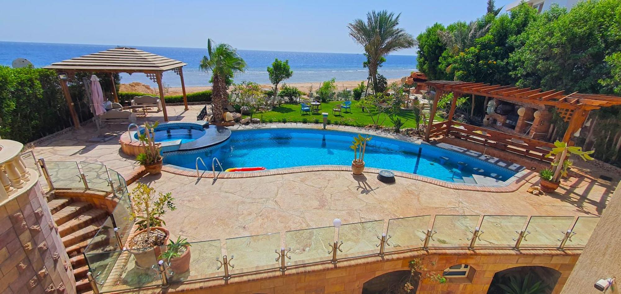 Luxury Seafront Pool Villa - 3 Stories & Roof Floor - All Master Bedrooms Hurghada Ngoại thất bức ảnh